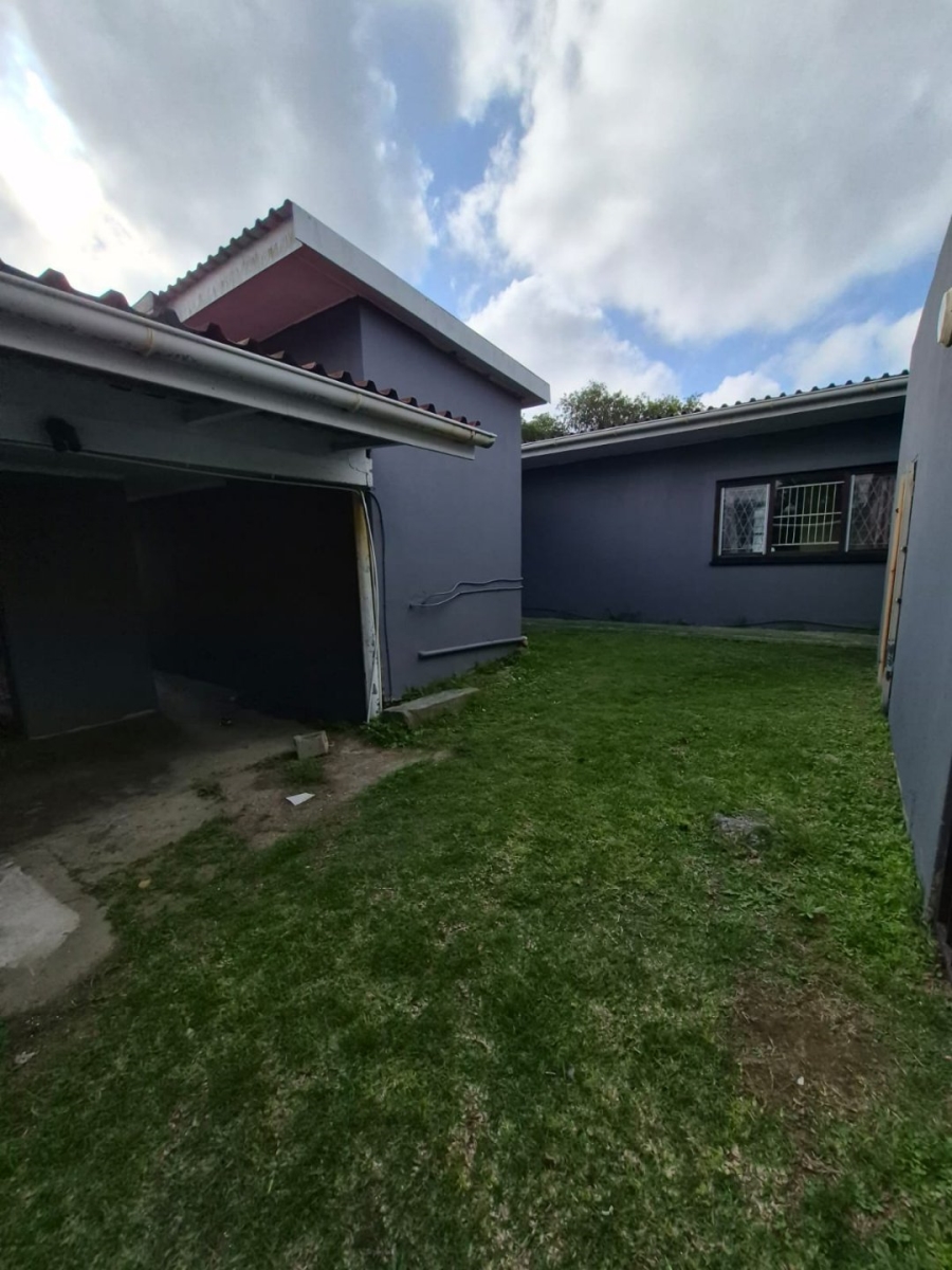 8 Bedroom Property for Sale in Amalinda Eastern Cape